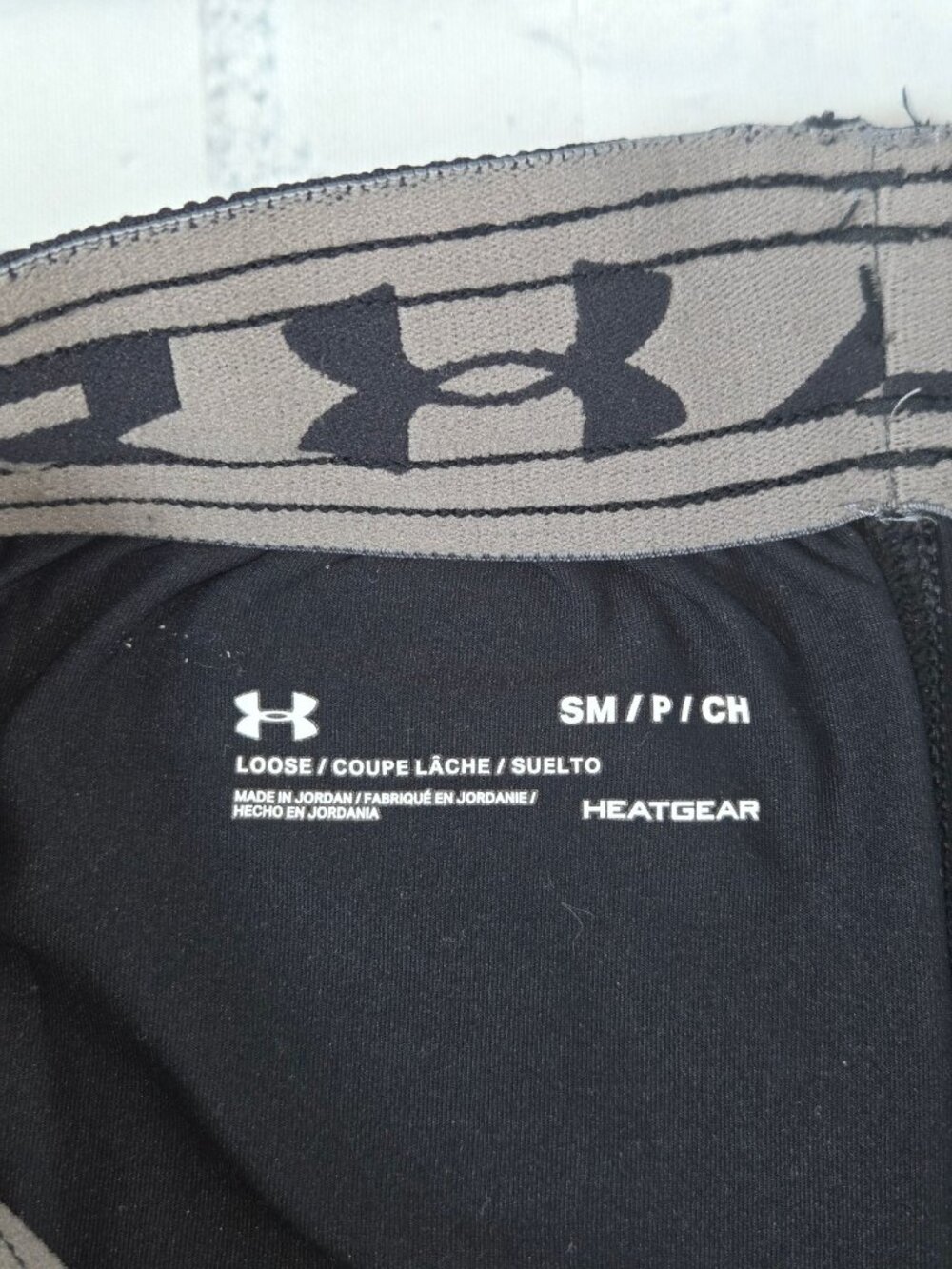Under Armour HeatGear Black Loose-Fit Athletic Shorts Small - Picture 3 of 6